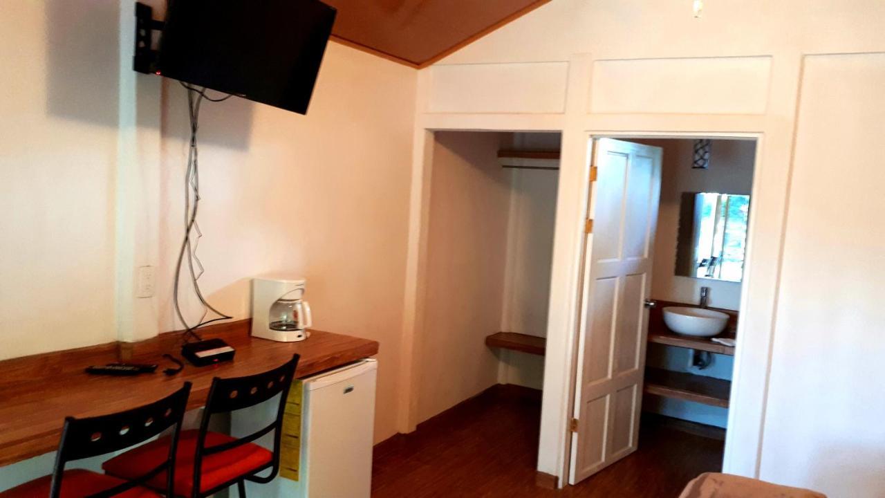 Tropical Paradise Bungalows Pital  Bagian luar foto